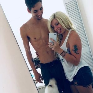 Meet your Posher, Shea mariee